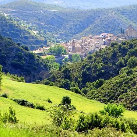 With 2 Bedrooms In With Wonderful Mountain View And Wifi *
