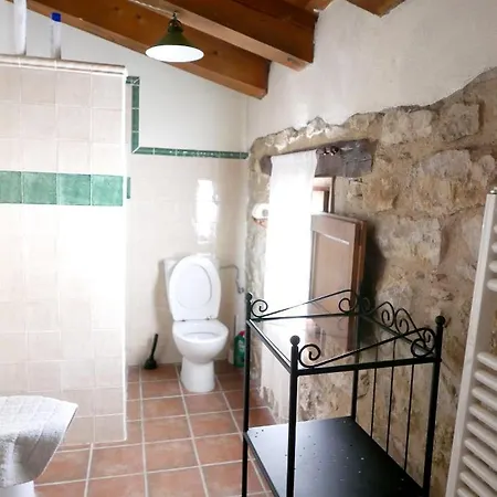 With 2 Bedrooms In With Wonderful Mountain View And Wifi Appartement *